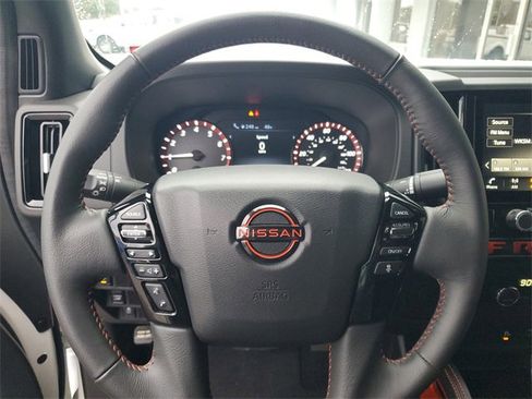 Used 2025 Nissan Frontier Pro-X image 16