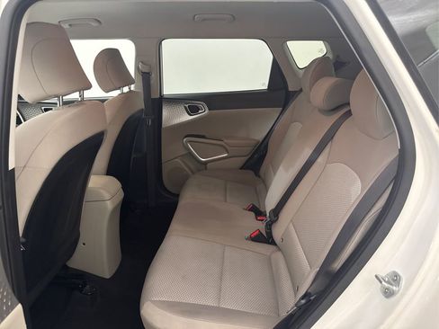 Used 2021 Kia Soul LX FWD image 16