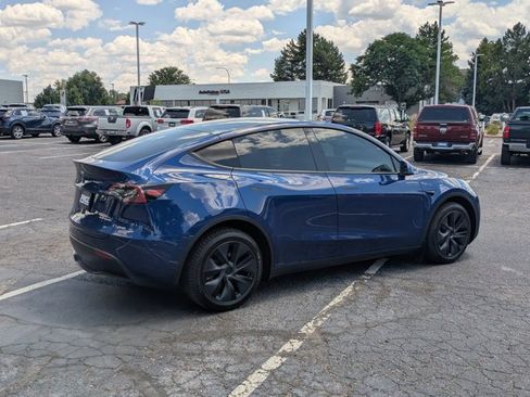 Used 2024 Tesla Model Y Long Range AWD/4WD image 5