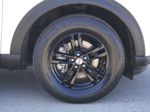 Used 2022 Ford Explorer XLT w/ Equipment Group 202A image 13