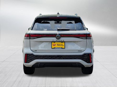Certified 2026 Volkswagen Tiguan SE R-Line AWD/4WD image 6