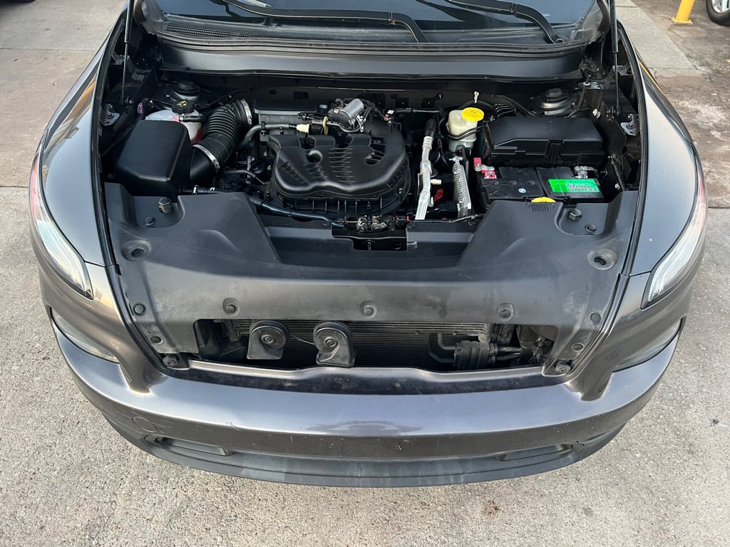 Used 2015 Jeep Cherokee Latitude FWD image 27