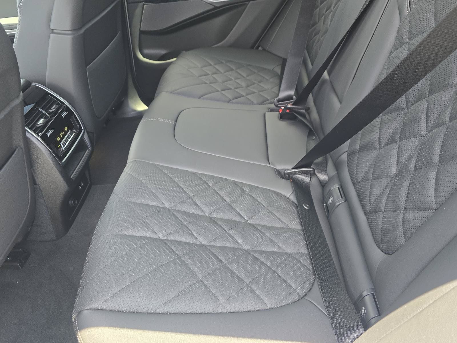 New 2026 BMW X5 sDrive40i w/ M Sport Package RWD image 14