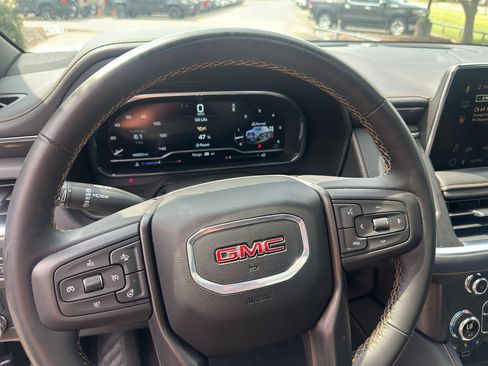Used 2024 GMC Yukon XL AT4 w/ AT4 Premium Plus Package AWD/4WD image 24