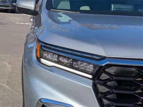 Used 2024 Honda Pilot Touring image 9