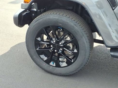 Used 2023 Jeep Wrangler Unlimited Sahara w/ Cold Weather Group image 31