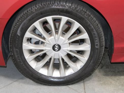 Used 2015 Hyundai Sonata Limited w/ Option Group 06 FWD image 17