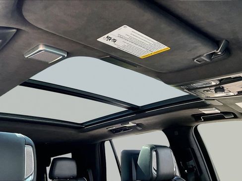 Certified 2023 Cadillac Escalade Sport Platinum AWD/4WD image 17