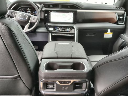 New 2025 GMC Sierra 2500 Denali w/ Denali Reserve Package image 21