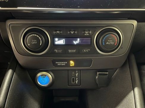 Used 2022 Nissan Leaf S image 28