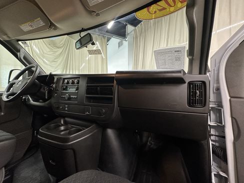 Used 2025 GMC Savana 2500 w/ Driver Convenience Package RWD image 17