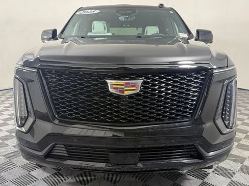 Used 2025 Cadillac Escalade Sport Platinum w/ LPO, Floor Liner Package AWD/4WD image 12