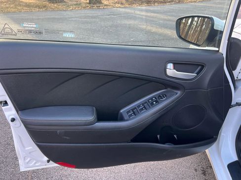 Used 2018 Kia Forte LX FWD image 19