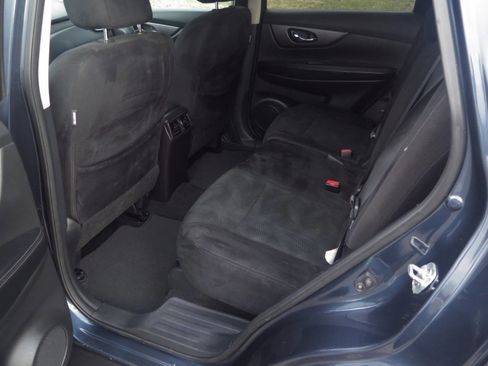 Used 2016 Nissan Rogue SV w/ SV Premium Package image 9