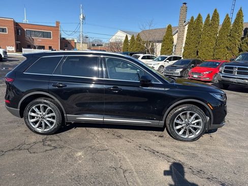 Used 2022 Lincoln Corsair AWD w/ Premium Package image 9