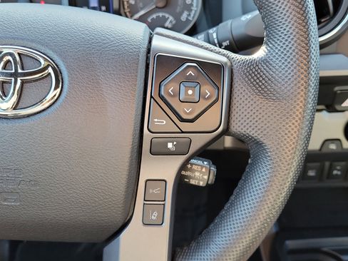 Used 2022 Toyota Tacoma TRD Sport image 16