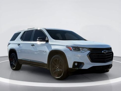 Used 2021 Chevrolet Traverse Premier w/ Redline Edition FWD image 11