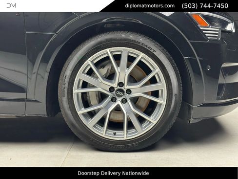 Used 2021 Audi e-tron Prestige image 40