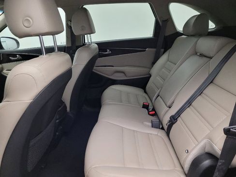 Used 2019 Kia Sorento EX FWD image 18