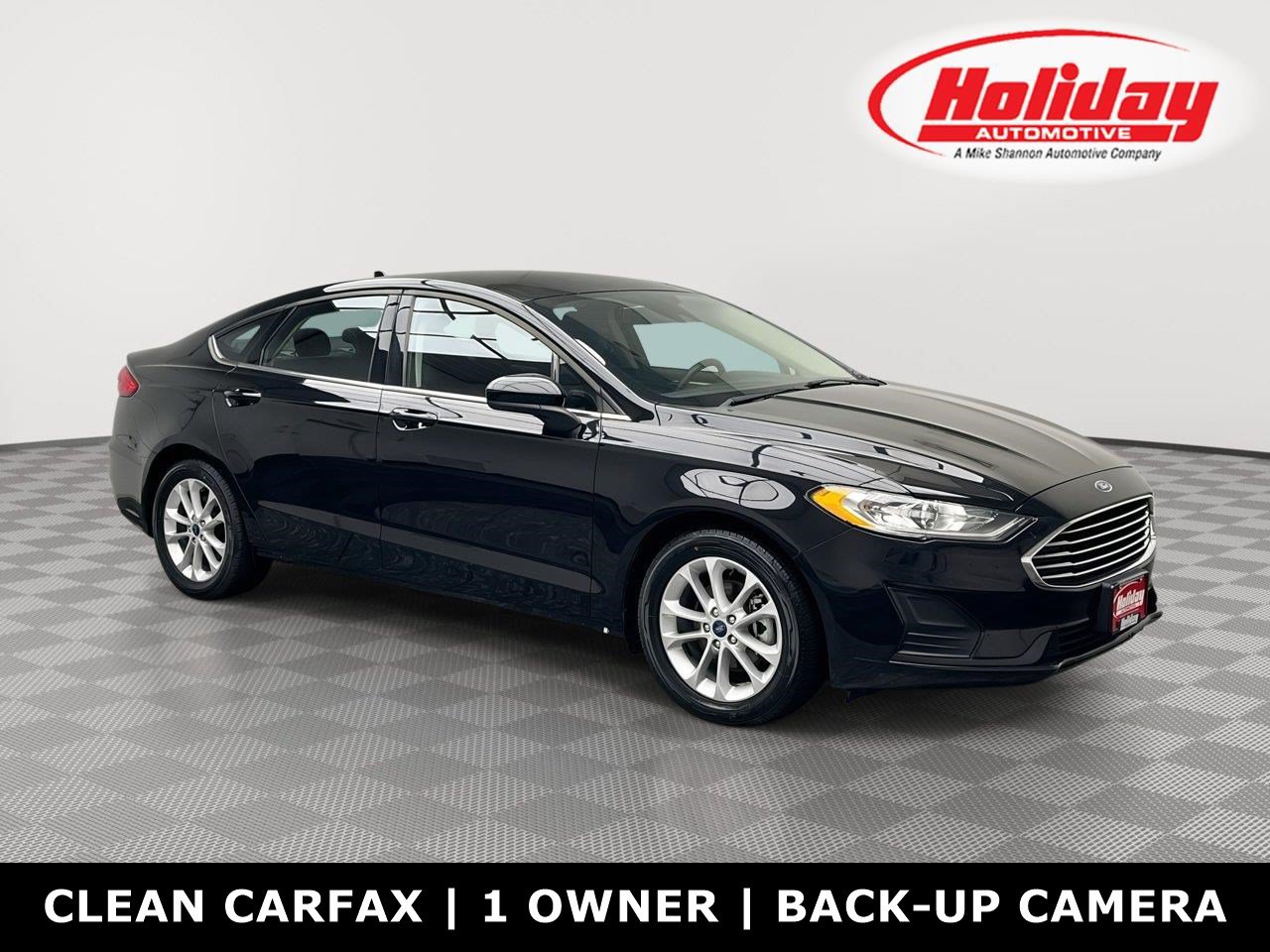 Used 2020 Ford Fusion SE FWD image 1