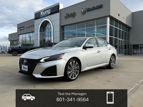 Used 2023 Nissan Altima 2.5 SL image 1