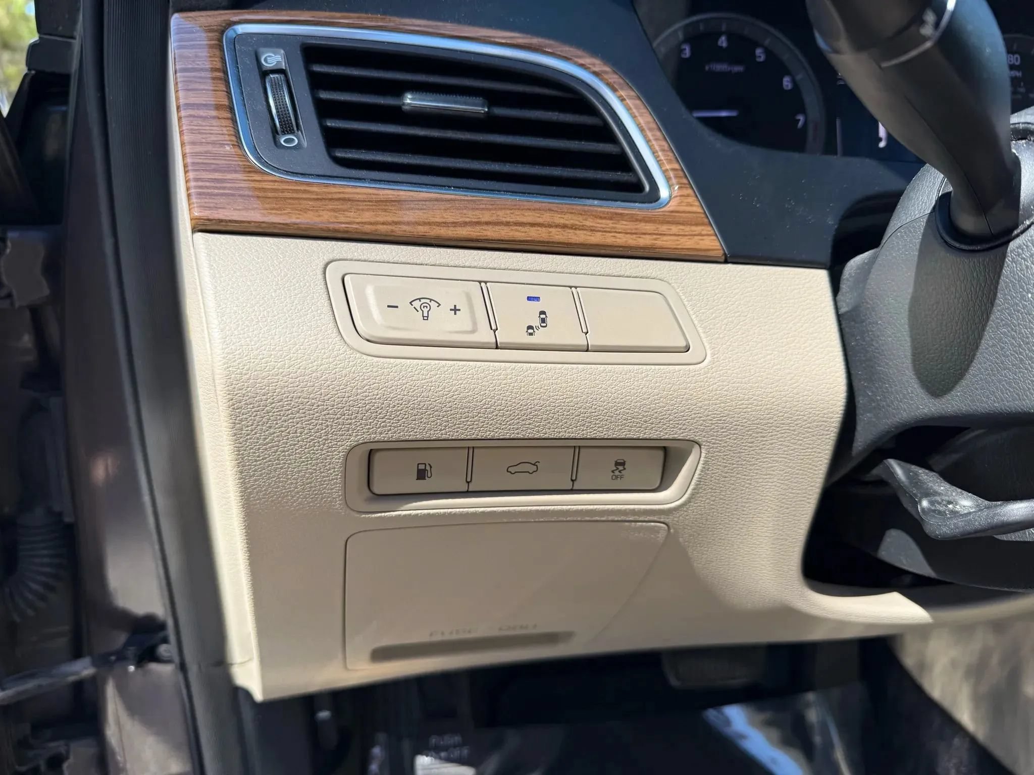 Used 2015 Hyundai Sonata Limited FWD image 16