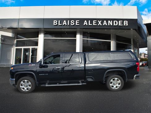 Used 2022 Chevrolet Silverado 2500 LTZ w/ LTZ Convenience Package AWD/4WD image 8
