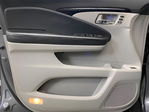 Used 2016 Honda Pilot Elite image 9