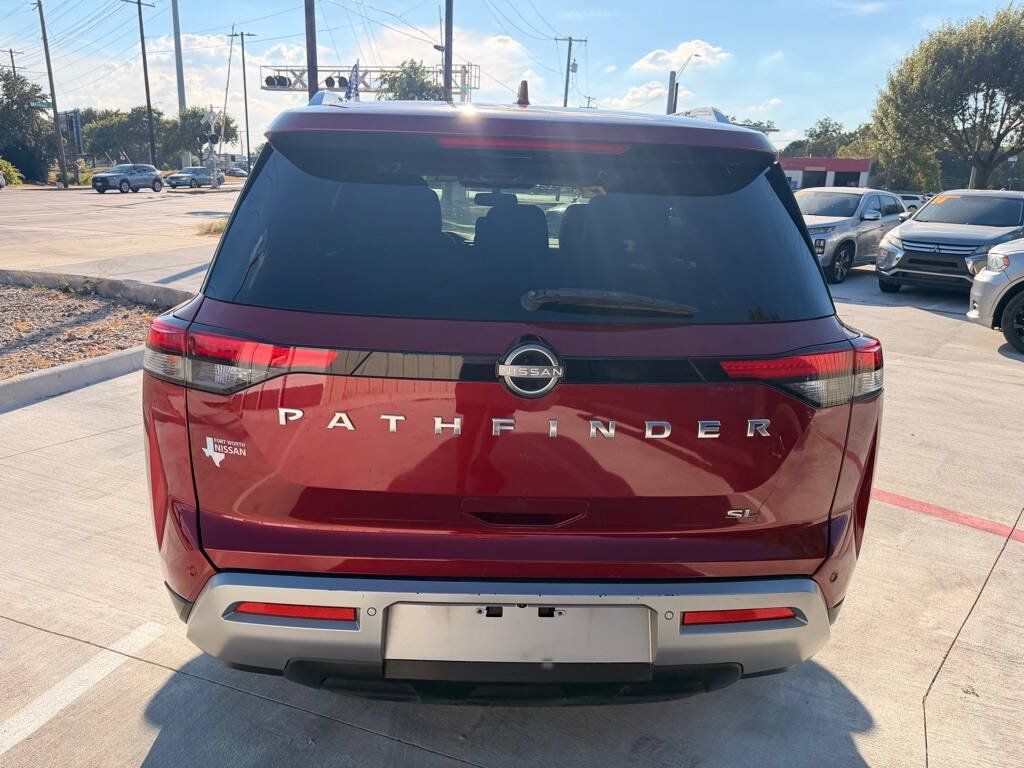 Used 2022 Nissan Pathfinder SL FWD image 4