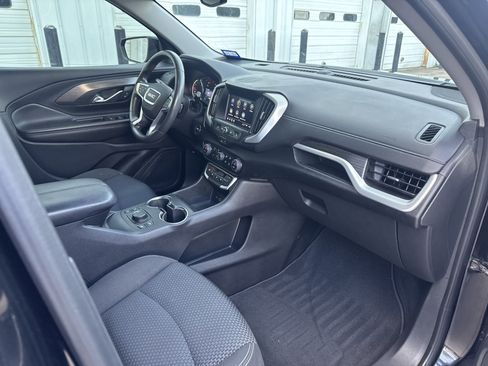 Used 2023 GMC Terrain SLE w/ Driver Convenience Package image 13