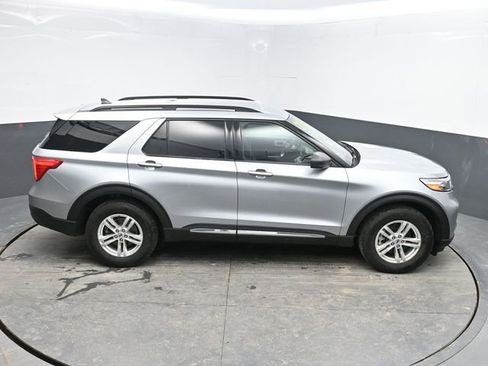 Used 2022 Ford Explorer XLT image 26