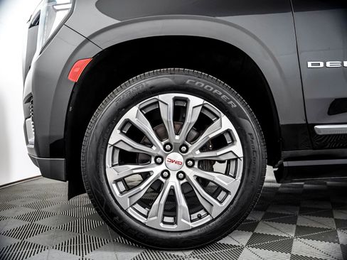 Used 2022 GMC Yukon XL Denali w/ Denali Ultimate Package AWD/4WD image 4