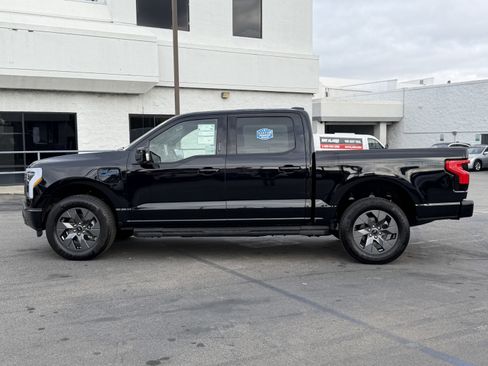 Used 2025 Ford F150 Lightning Lariat image 4