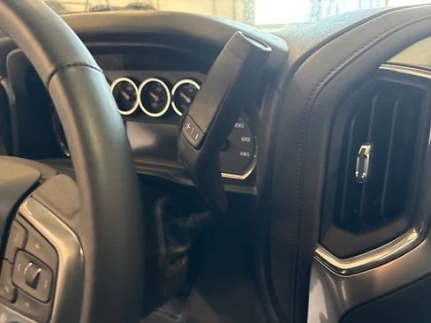 Used 2022 Chevrolet Silverado 1500 LT image 25
