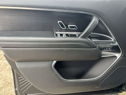 Used 2023 Land Rover Range Rover Long Wheelbase Autobiography image 15