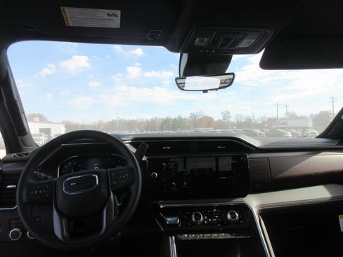 New 2026 GMC Sierra 2500 Denali Ultimate image 17