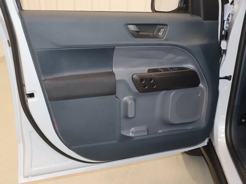 New 2025 Ford Maverick XL image 9