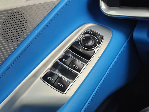 Used 2022 Chevrolet Corvette Stingray Premium Conv w/ Z51 Performance Package image 26