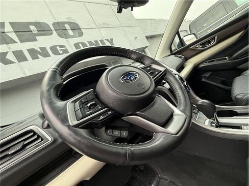 Used 2022 Subaru Ascent Touring image 9