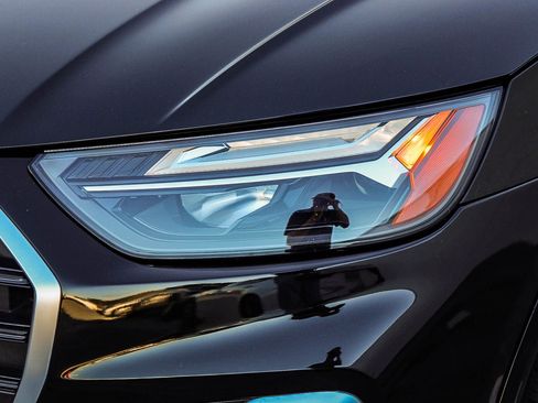 Used 2022 Audi Q5 2.0T Premium w/ Convenience Package image 5