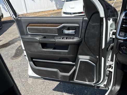 Used 2024 RAM 2500 Laramie AWD/4WD image 19