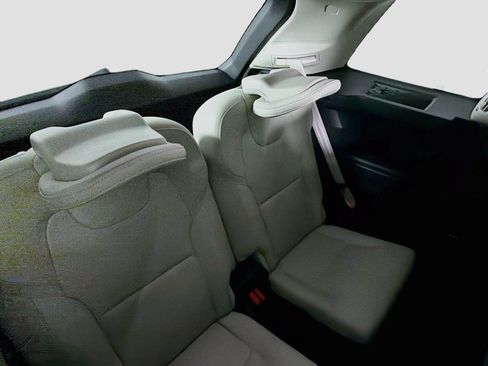 Certified 2023 Volvo XC90 B5 Core w/ Protection Package Premier AWD/4WD image 28