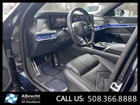 Used 2024 BMW 740i xDrive image 9