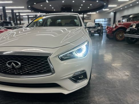 Used 2018 INFINITI Q50 Luxe w/ Essential Package (3.0T Luxe) image 13