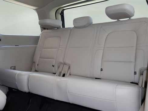 Used 2021 Lincoln Navigator Reserve w/ Luxury Package image 15