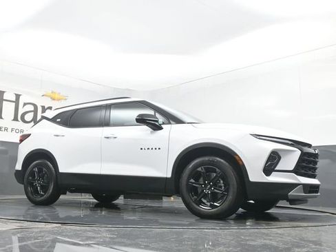 New 2025 Chevrolet Blazer LT w/ Midnight/Sport Edition image 2
