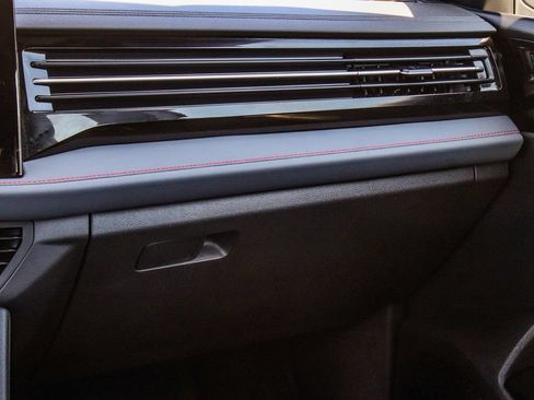 Used 2025 Volkswagen Jetta GLI Autobahn FWD image 18