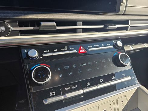 Used 2025 Hyundai Santa Fe Limited image 14