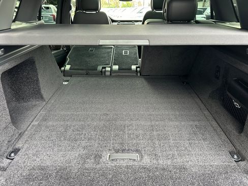 Used 2024 Land Rover Range Rover SE image 33