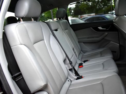 Used 2018 Audi Q7 3.0T Prestige w/ Prestige Package image 31